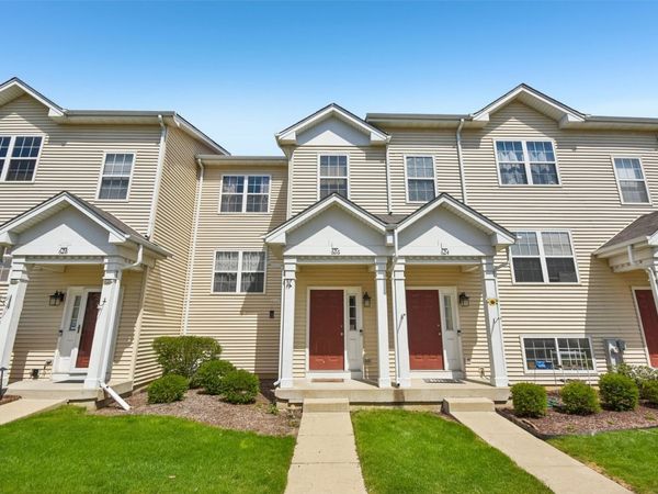 626 N Triumph Court , Hainesville, IL 60073