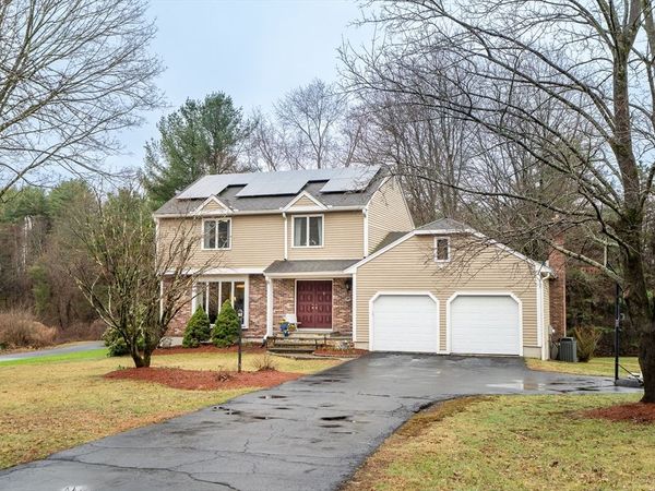 6 Flanagan Dr, Framingham, MA 01701