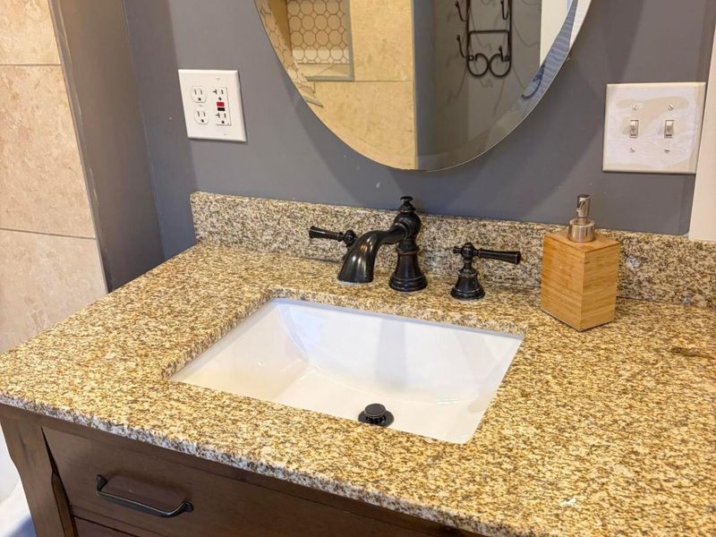 2424 Westwood Drive , Columbus, OH 43204 Photo 11