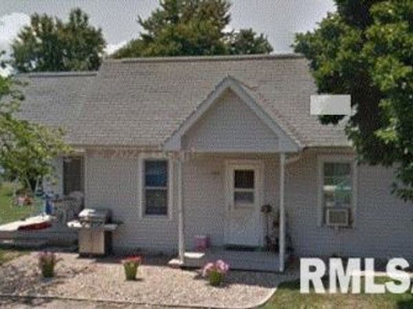 209 LOCUST Drive, Dawson, IL 62520