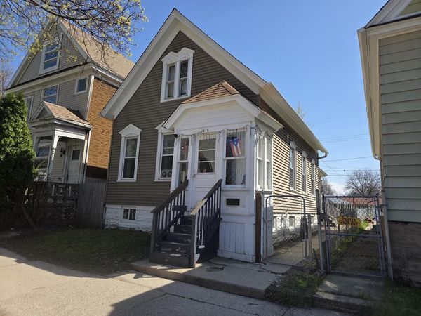 1815 W Galena STREET, Milwaukee, WI 53205