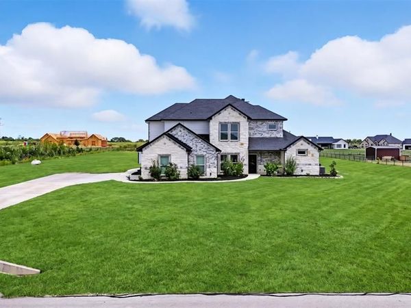 7271 Michelle Point , Krum, TX 76249