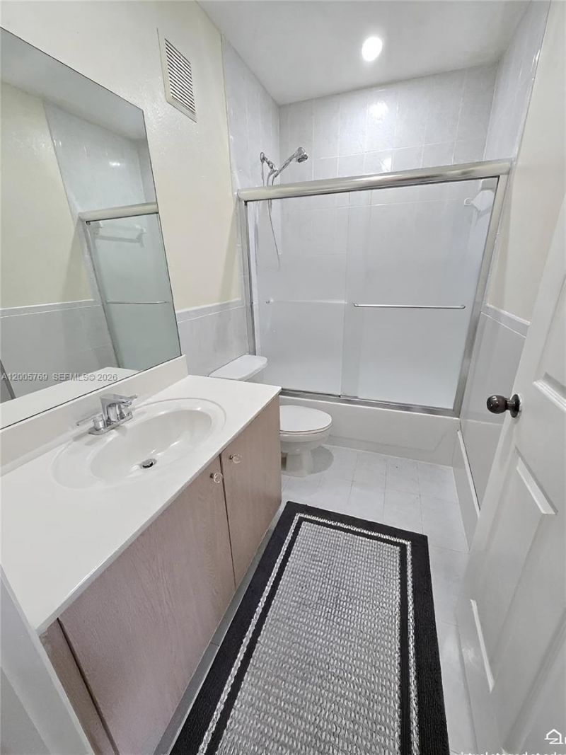 6755 NW 182nd St , Unit 104, Hialeah, FL 33015 Photo