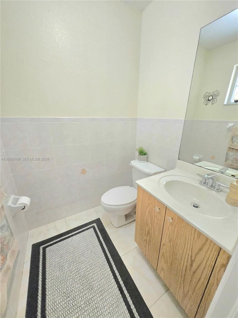 6755 NW 182nd St , Unit 104, Hialeah, FL 33015 Photo
