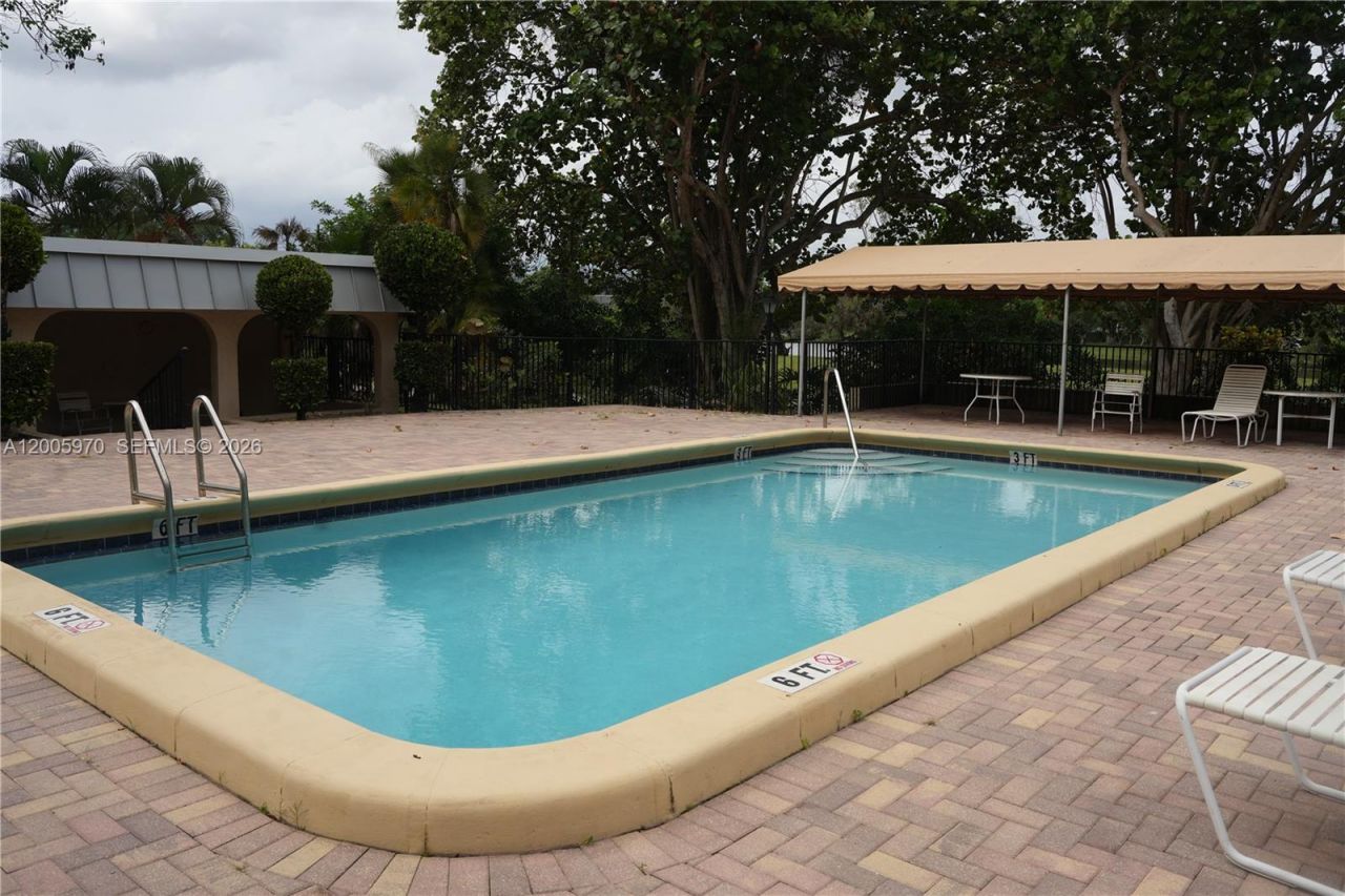 6001 N Falls Cir Dr, Unit 203, Lauderhill, FL 33319 Photo