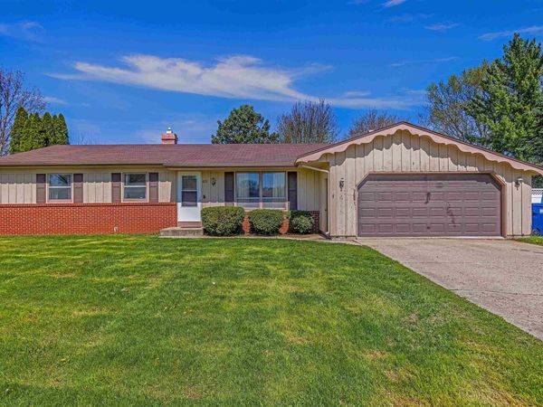 621 E Holly Road, Beloit, WI 53511