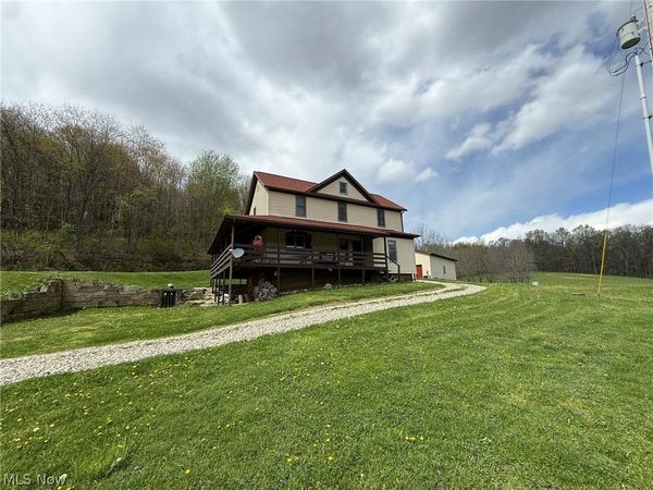 11140 Strasburg Bolivar Road NW, Bolivar, OH 44612