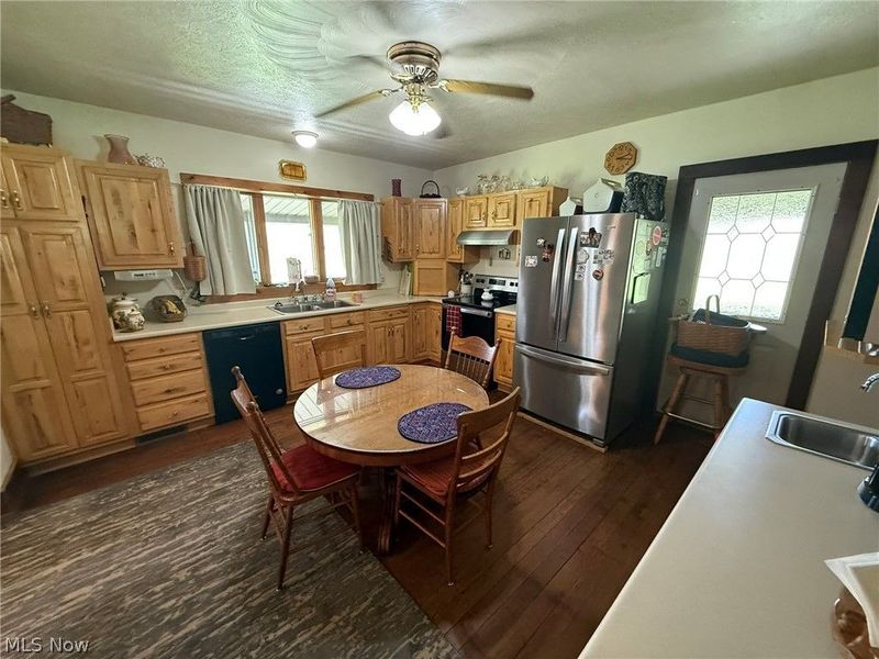 11140 Strasburg Bolivar Road NW, Bolivar, OH 44612 Photo 2