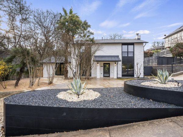 2001 Wychwood DR, Austin, TX 78746