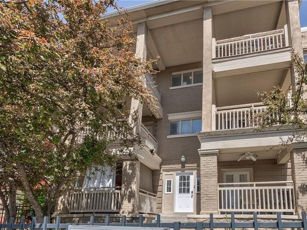 16 W 34th Street, Unit #3A, Kansas City, MO 64111