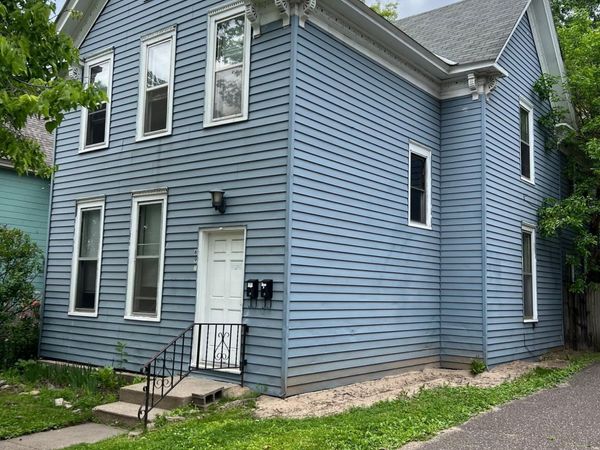 691 Conway Street , Saint Paul, MN 55106