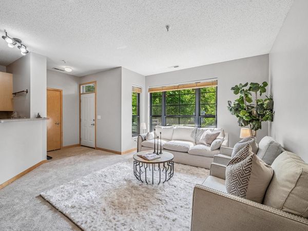 820 Emerald Street , Unit 110, Saint Paul, MN 55114