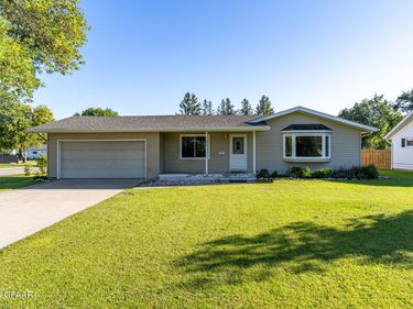 305 EUCLID Avenue, Crookston, MN 56716
