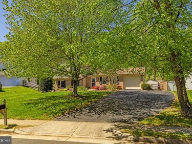 911 CHANCELLOR STREET SW, LEESBURG, VA 20175