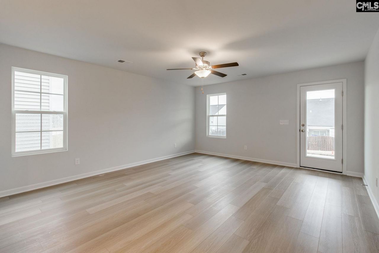 233 Kingsley Drive  Photo 10