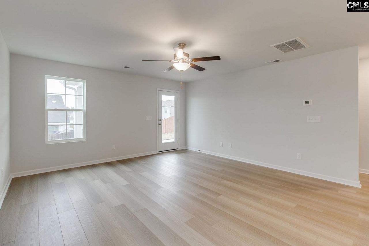 233 Kingsley Drive  Photo 11