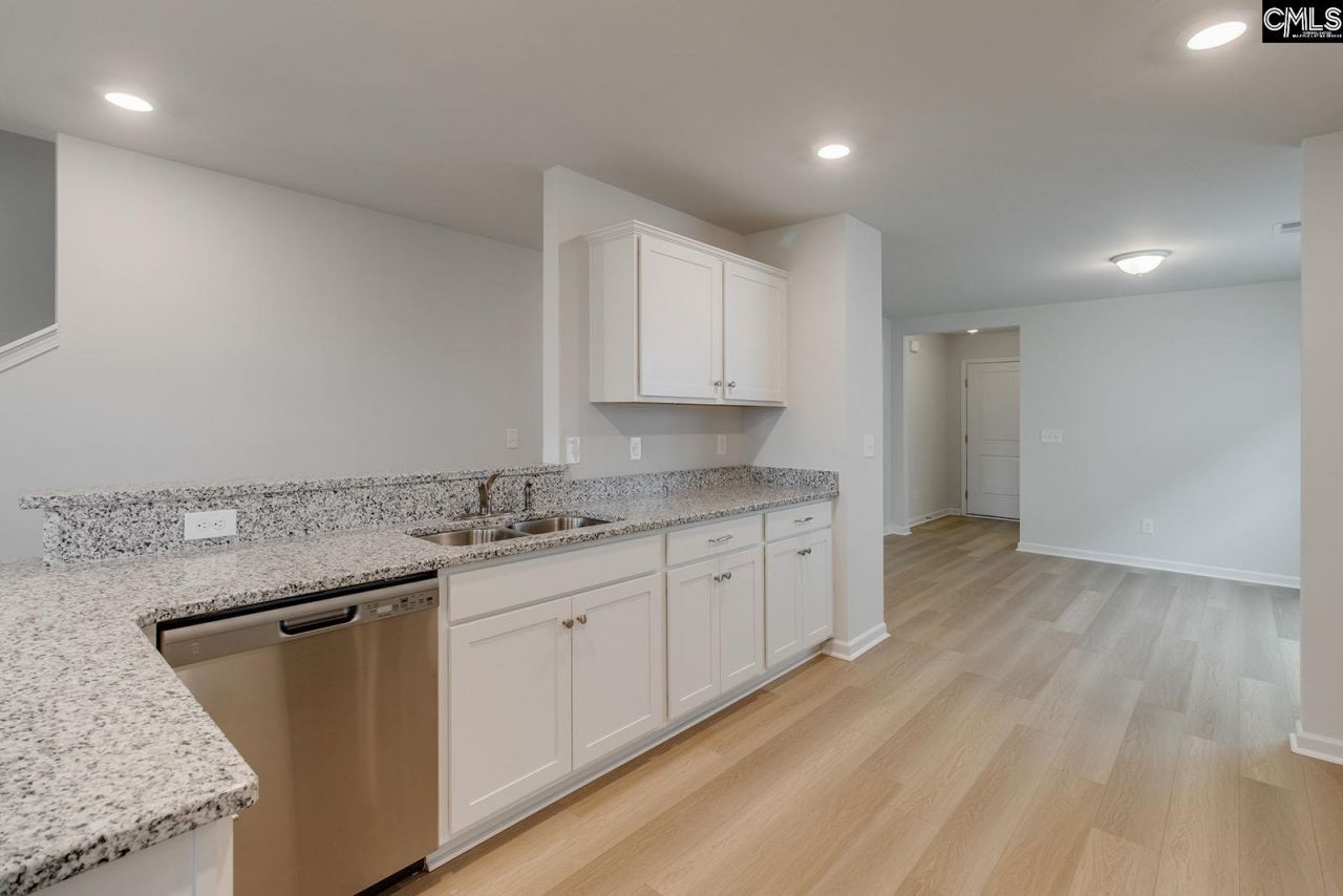 233 Kingsley Drive  Photo 7