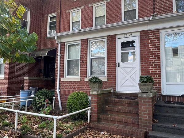 7854 75th Street, Glendale, NY 11385