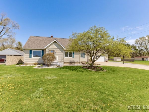 554 Kenowa Avenue SW, Grand Rapids, MI 49534