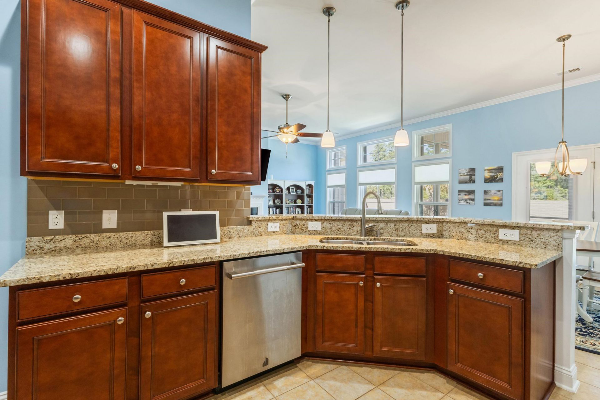4311 Grovecrest Circle Photo 14