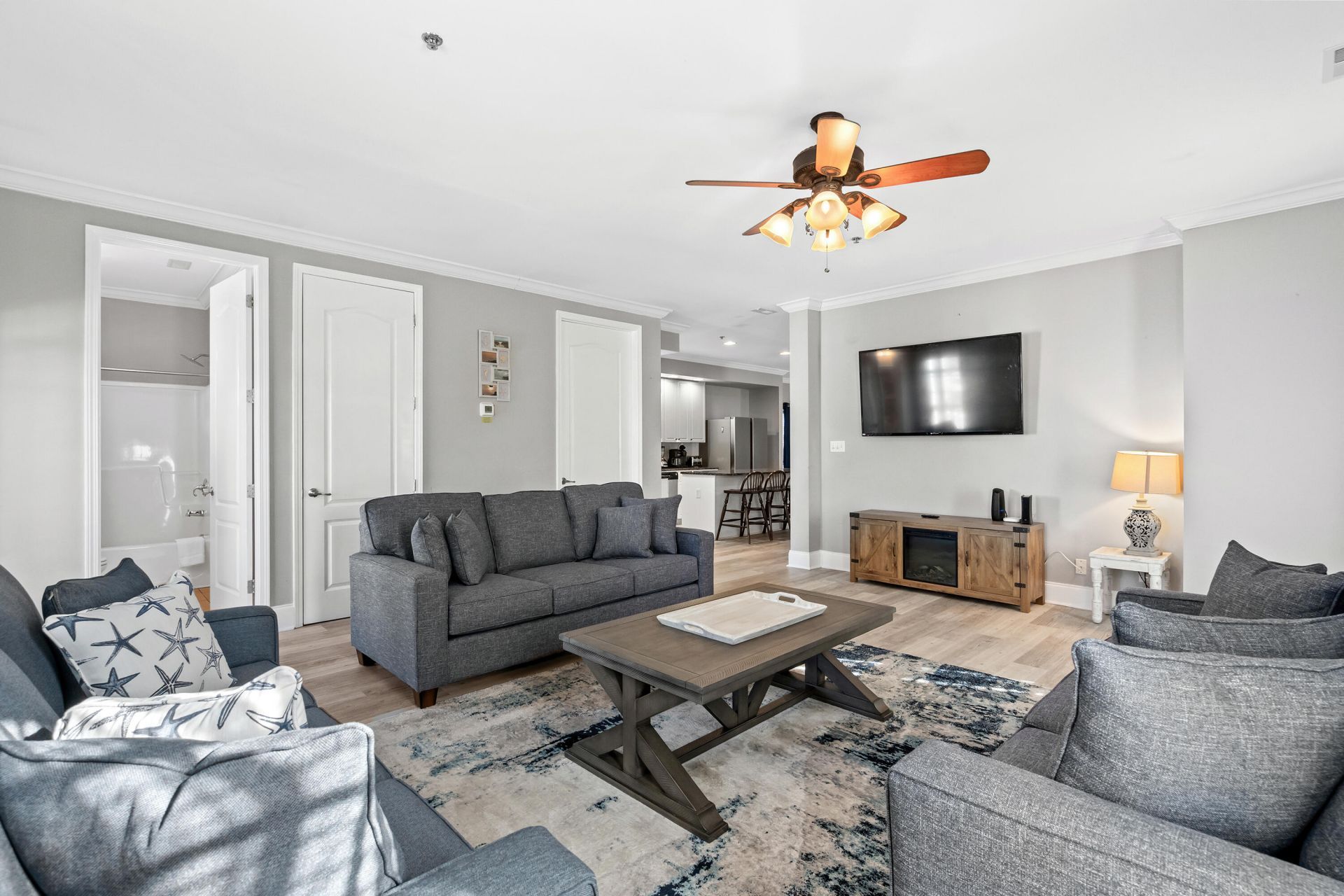 304 S Hillside Drive Photo 12