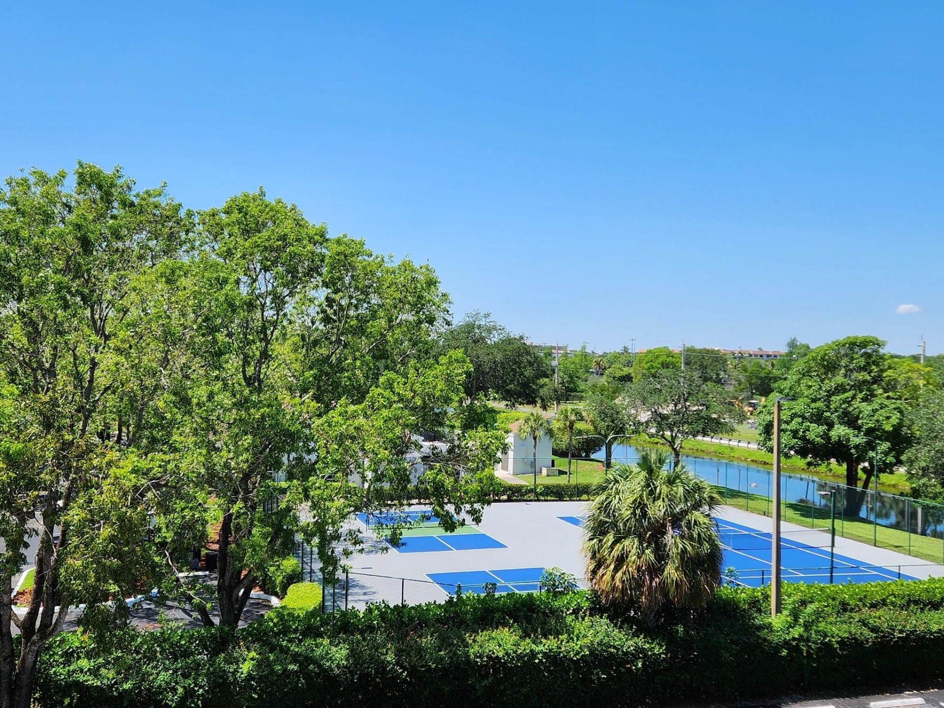 731 N Pine Island Road, Unit 402, Plantation, FL 33324 Photo