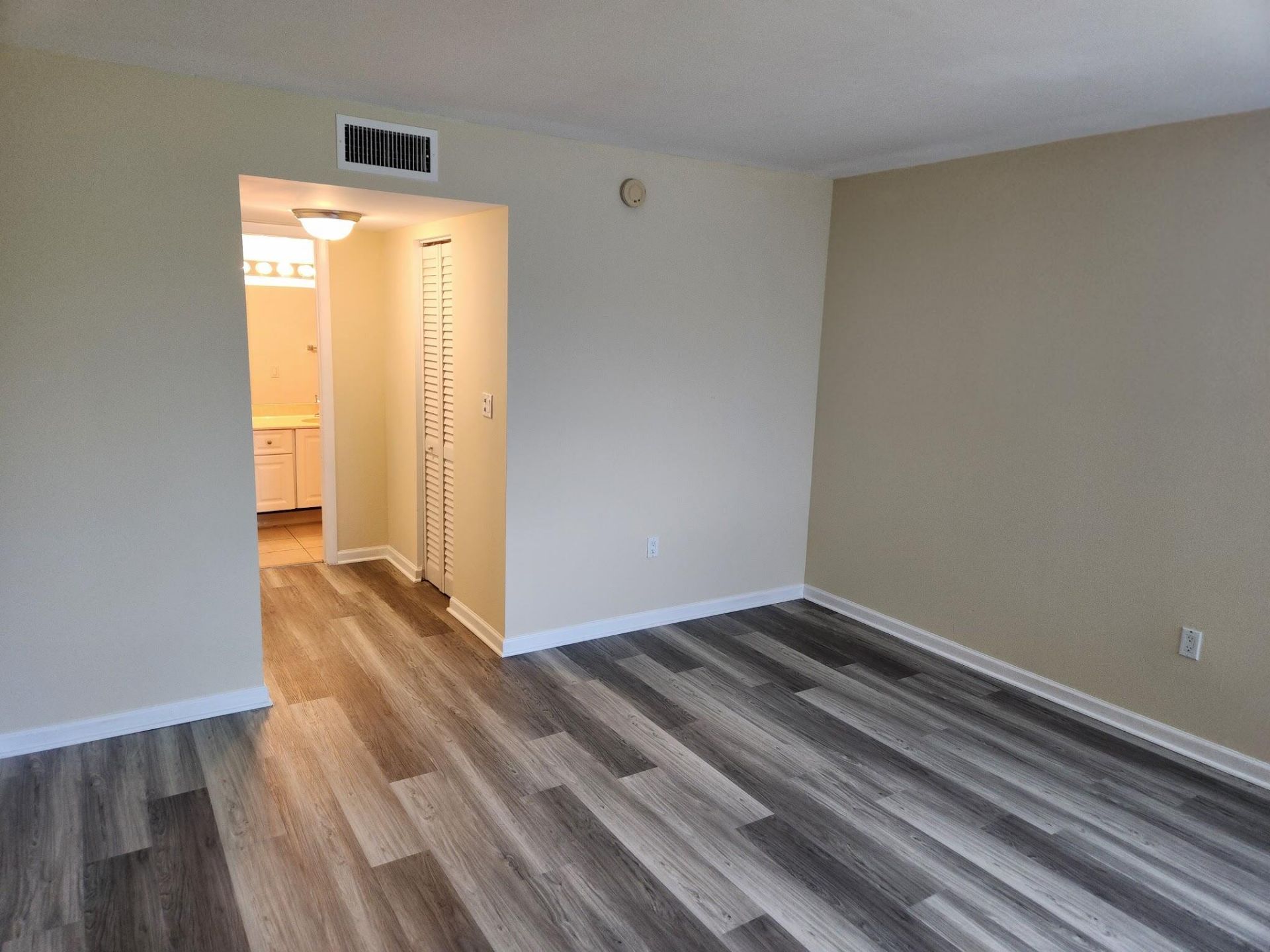 731 N Pine Island Road, Unit 402, Plantation, FL 33324 Photo