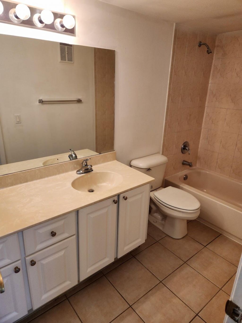 731 N Pine Island Road, Unit 402, Plantation, FL 33324 Photo