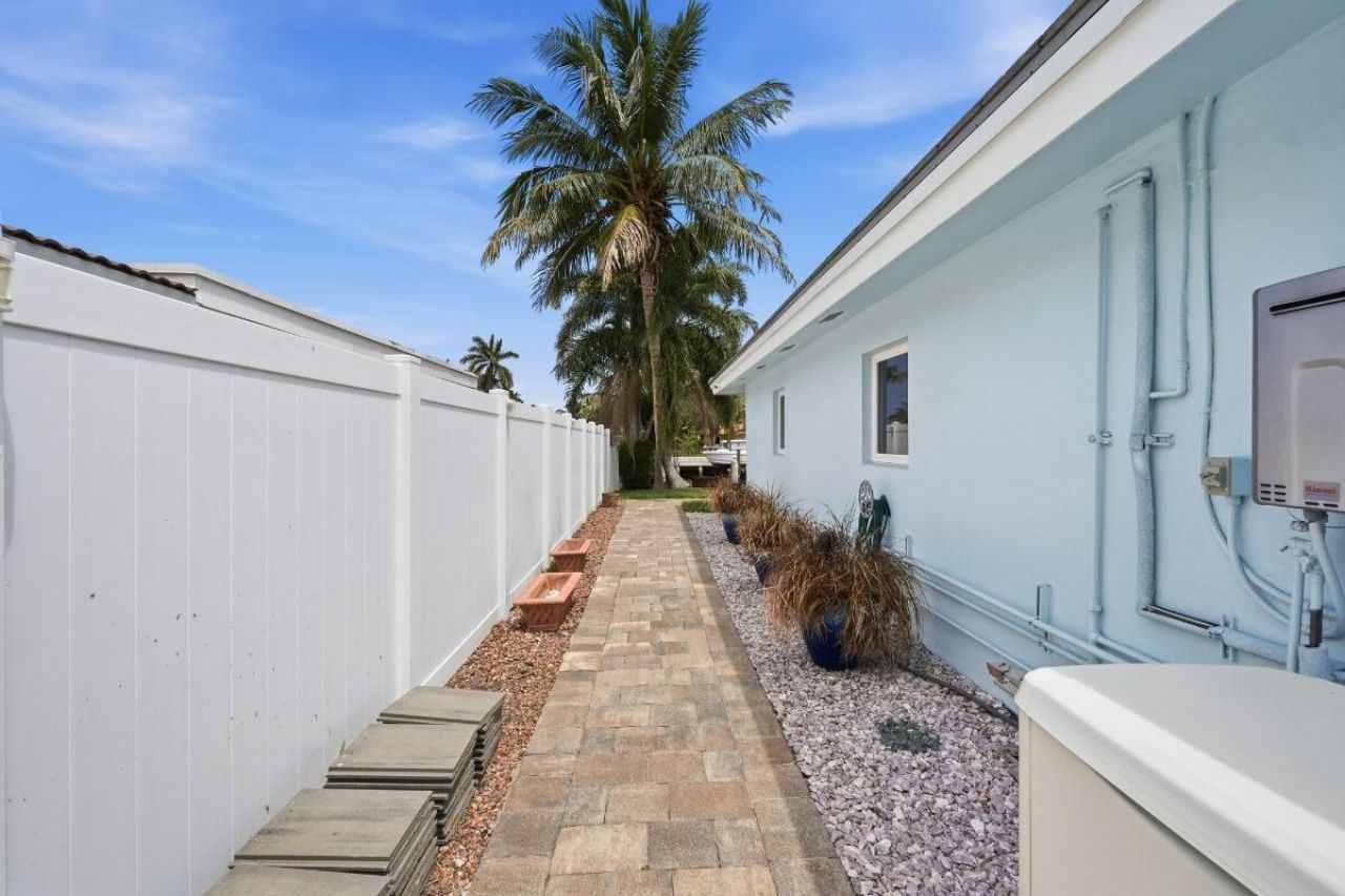 380 SE 5th Avenue, Pompano Beach, FL 33060 Photo