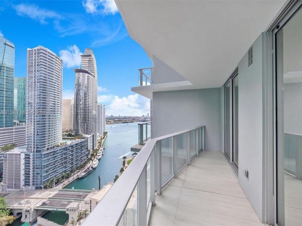 77 SE 5th Street, Unit 3005, Miami, FL 33131