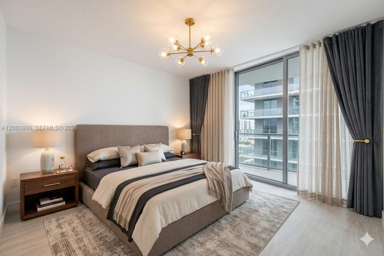 77 SE 5th Street, Unit 3005, Miami, FL 33131 Photo