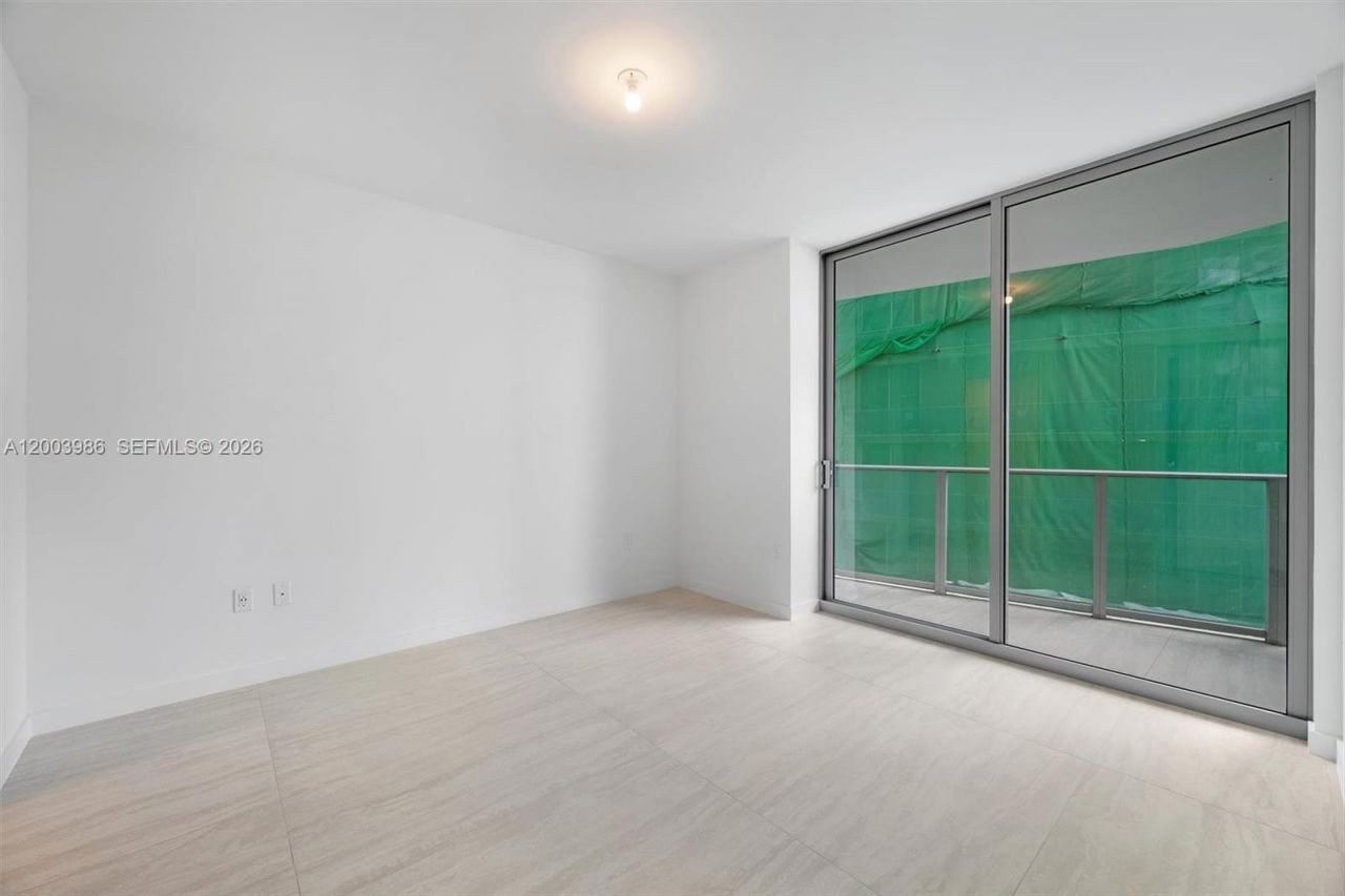 77 SE 5th Street, Unit 3005, Miami, FL 33131 Photo