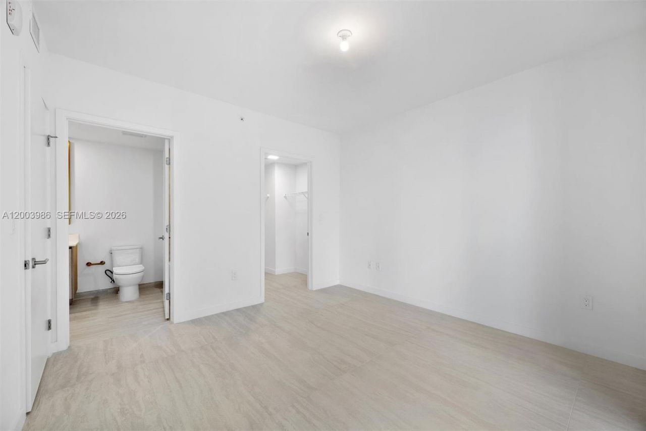 77 SE 5th Street, Unit 3005, Miami, FL 33131 Photo