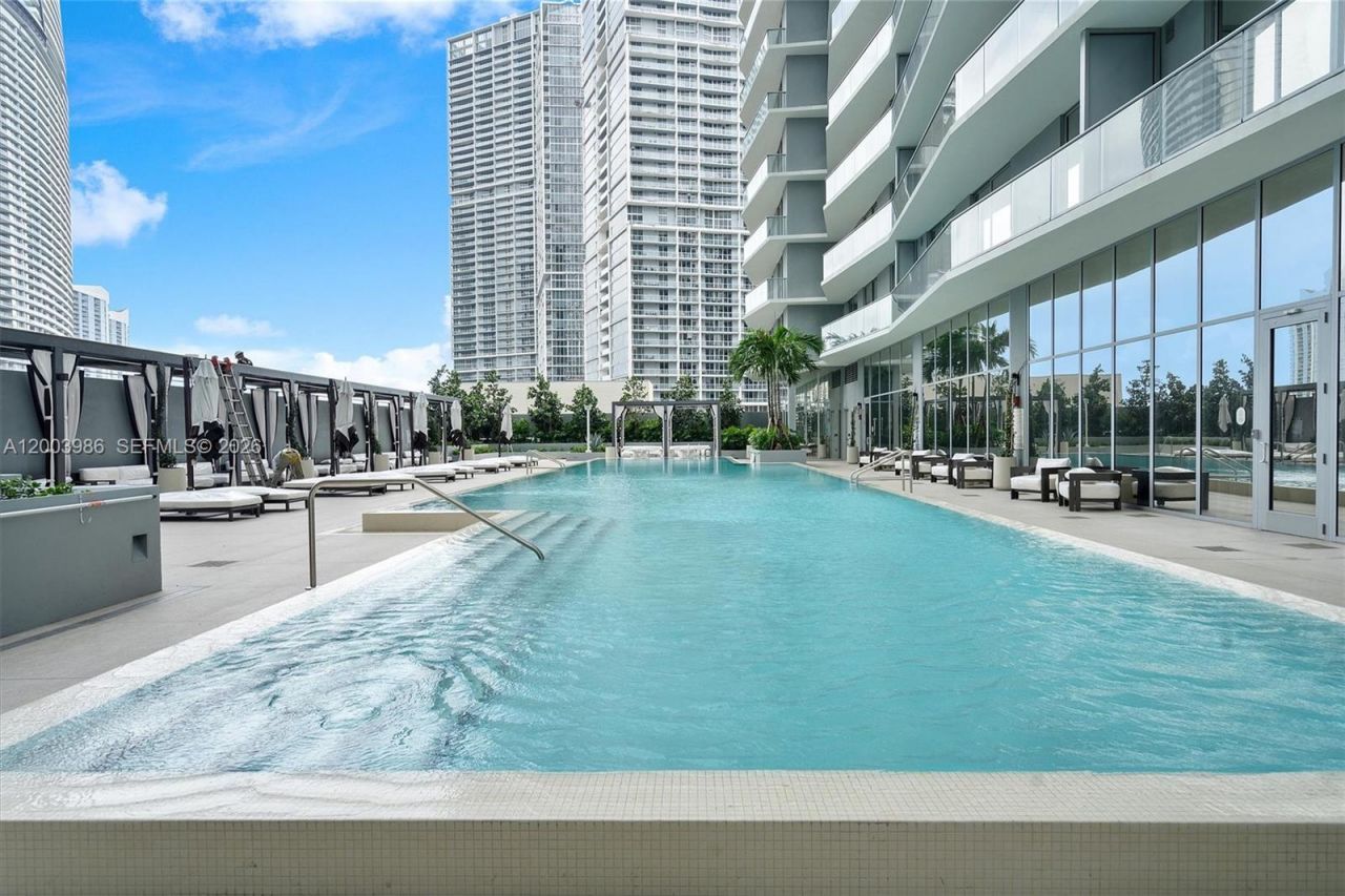 77 SE 5th Street, Unit 3005, Miami, FL 33131 Photo