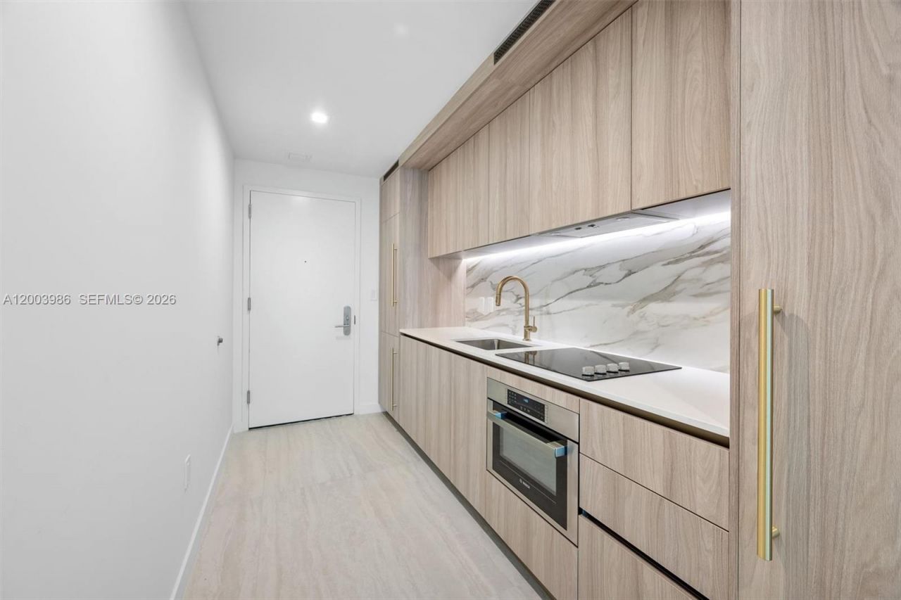 77 SE 5th Street, Unit 3005, Miami, FL 33131 Photo