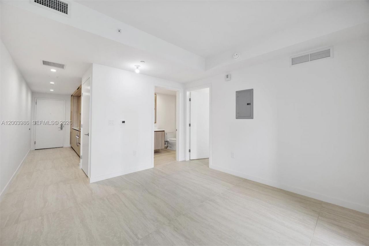 77 SE 5th Street, Unit 3005, Miami, FL 33131 Photo