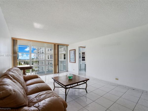 231 174th St, Unit 617, Sunny Isles Beach, FL 33160