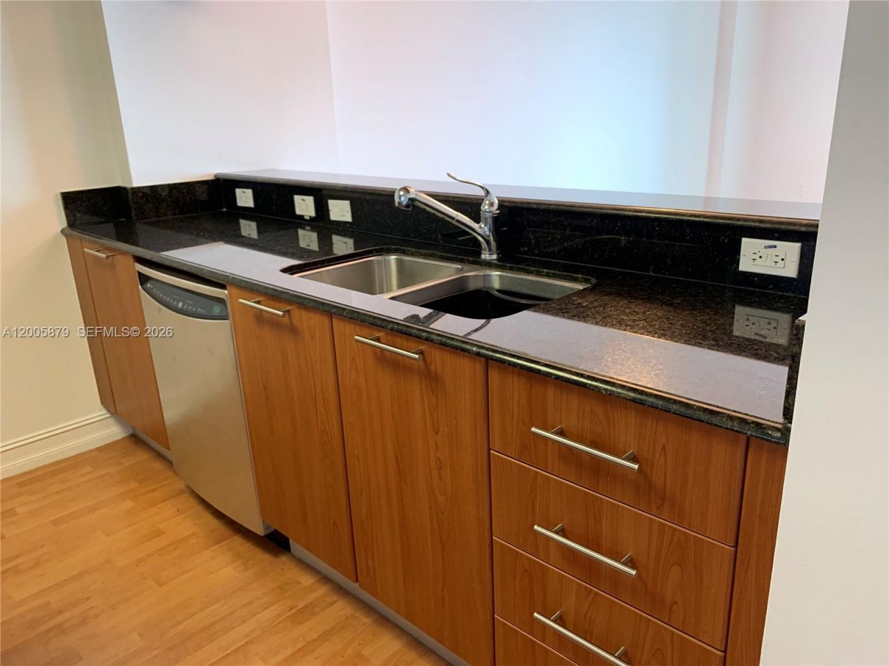 1800 N Bayshore Dr , Unit 1506, Miami, FL 33132 Photo
