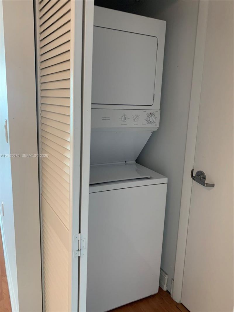1800 N Bayshore Dr , Unit 1506, Miami, FL 33132 Photo