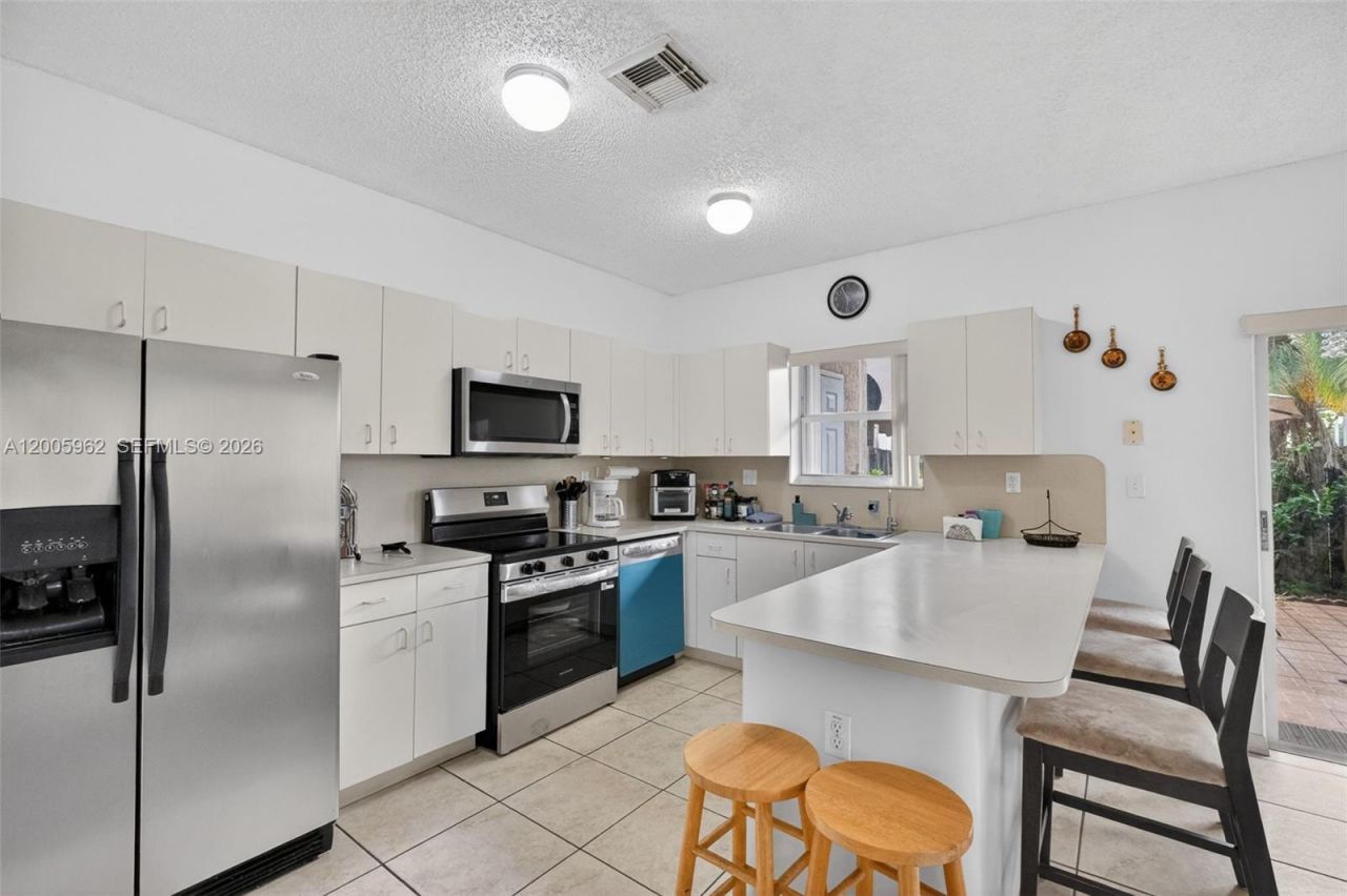 16624 NW 73rd Ct, Unit 16624, Miami Lakes, FL 33014 Photo