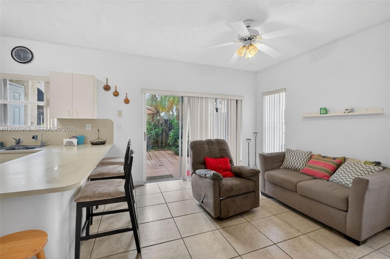 16624 NW 73rd Ct, Unit 16624, Miami Lakes, FL 33014 Photo