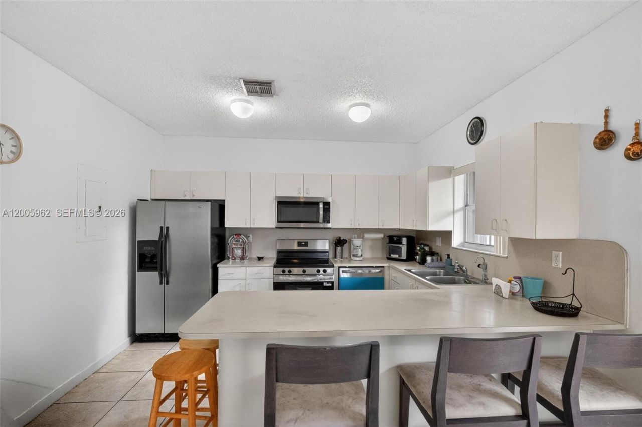 16624 NW 73rd Ct, Unit 16624, Miami Lakes, FL 33014 Photo
