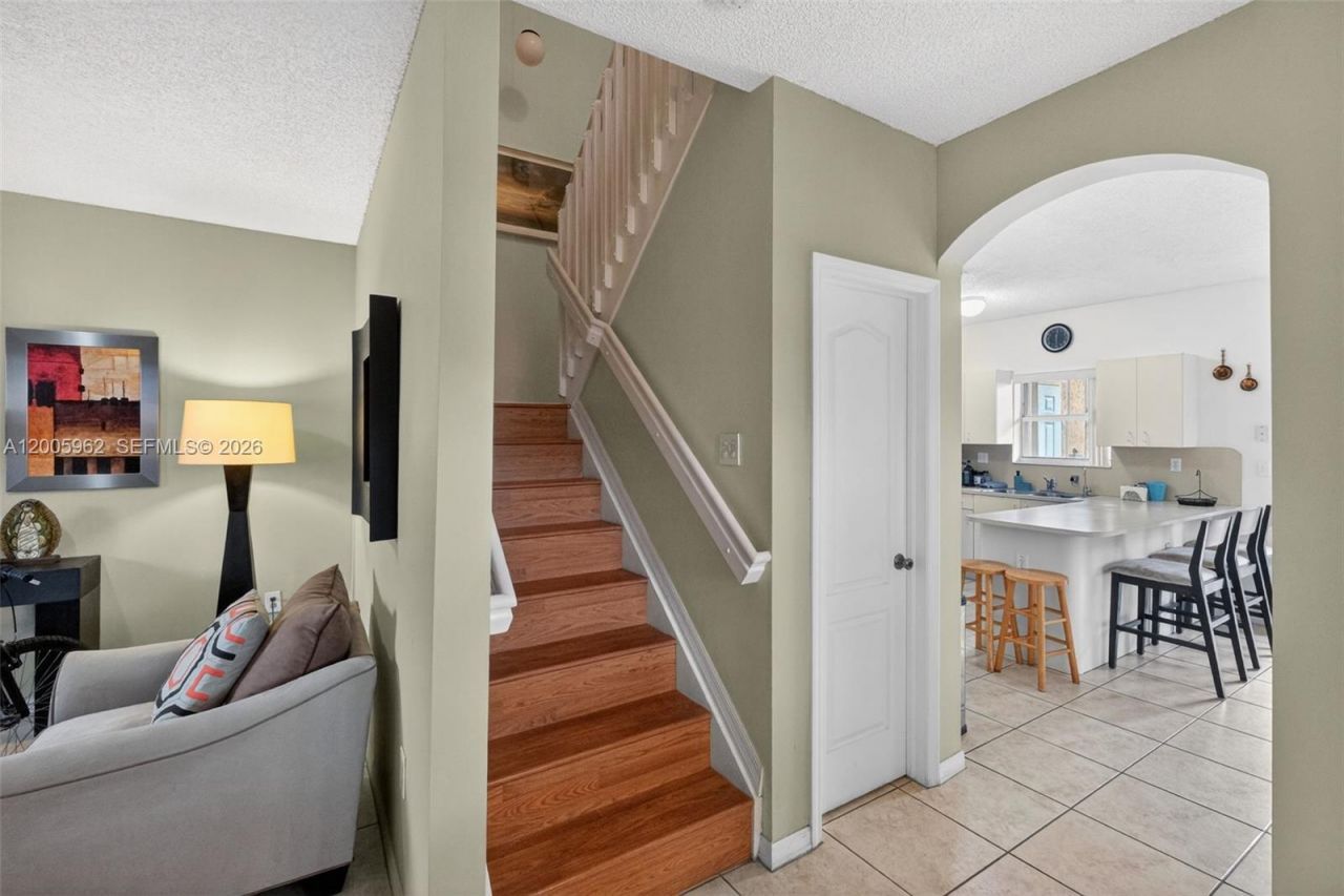 16624 NW 73rd Ct, Unit 16624, Miami Lakes, FL 33014 Photo