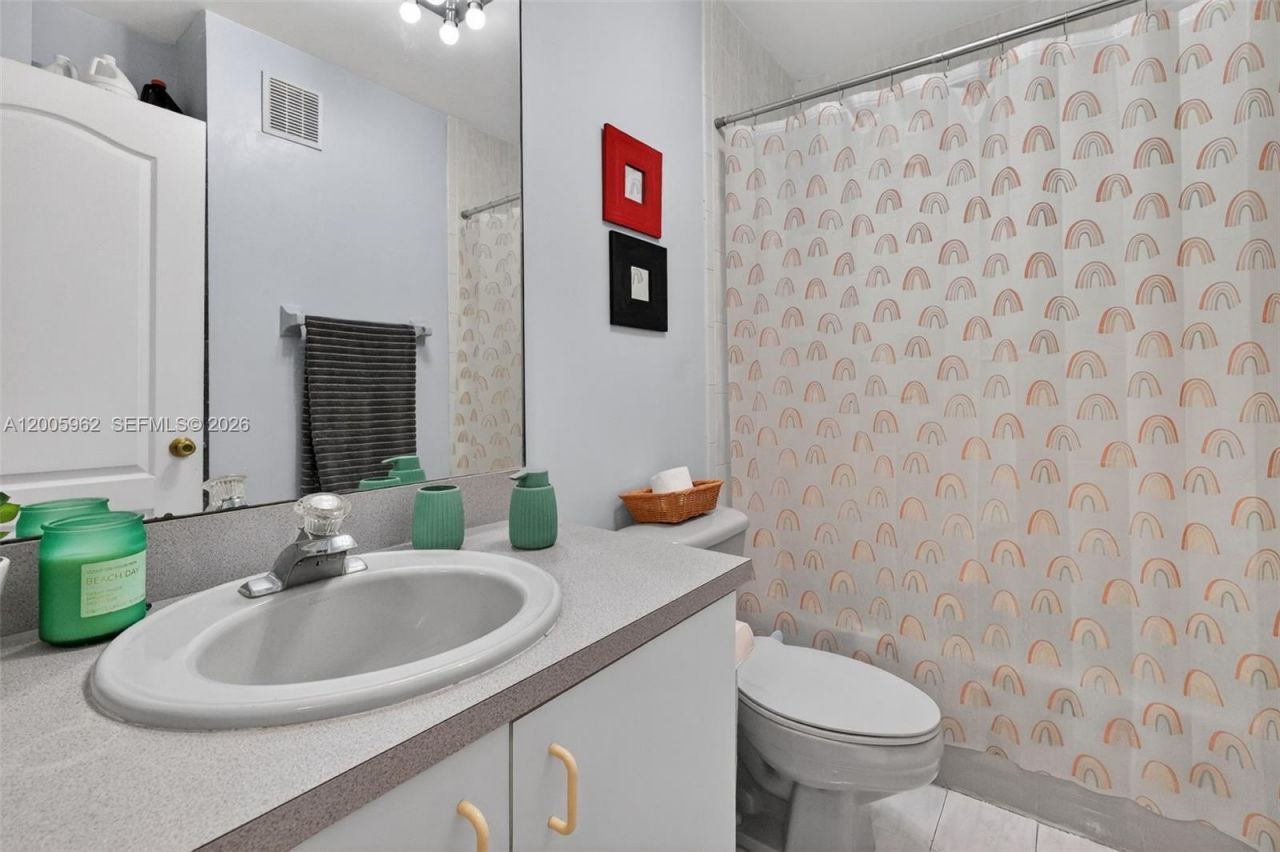 16624 NW 73rd Ct, Unit 16624, Miami Lakes, FL 33014 Photo