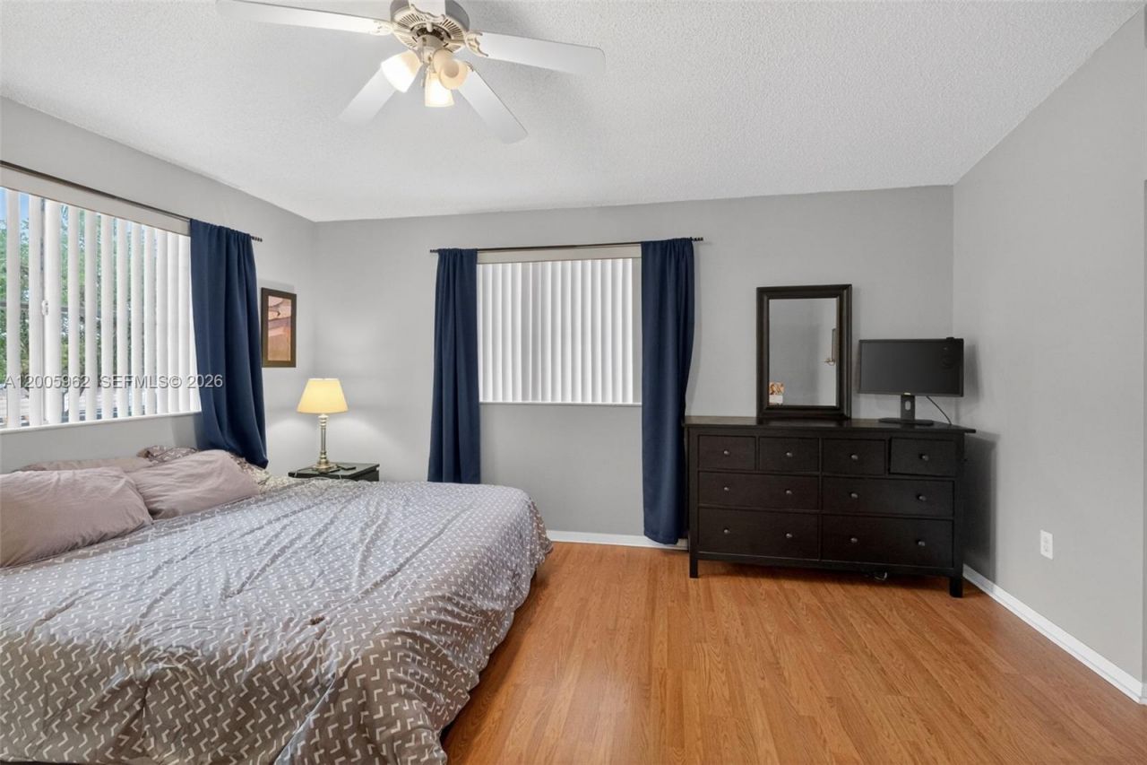 16624 NW 73rd Ct, Unit 16624, Miami Lakes, FL 33014 Photo