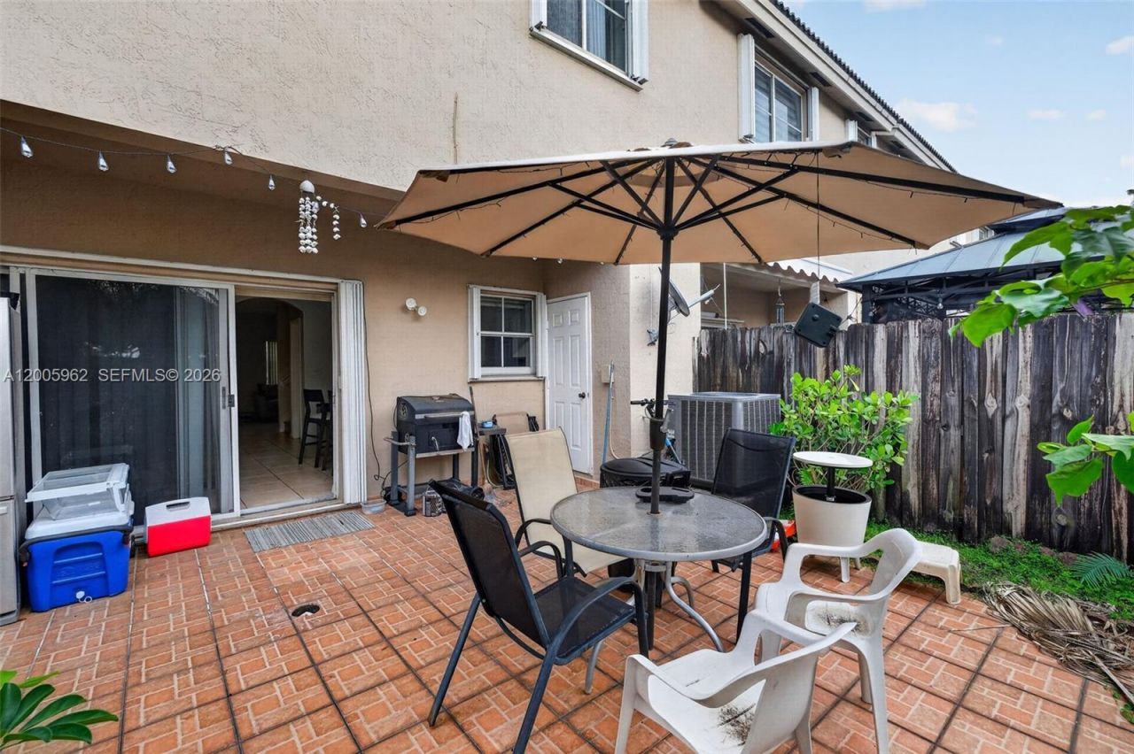 16624 NW 73rd Ct, Unit 16624, Miami Lakes, FL 33014 Photo