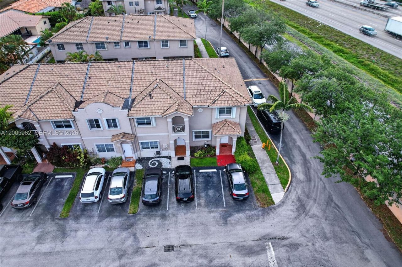 16624 NW 73rd Ct, Unit 16624, Miami Lakes, FL 33014 Photo