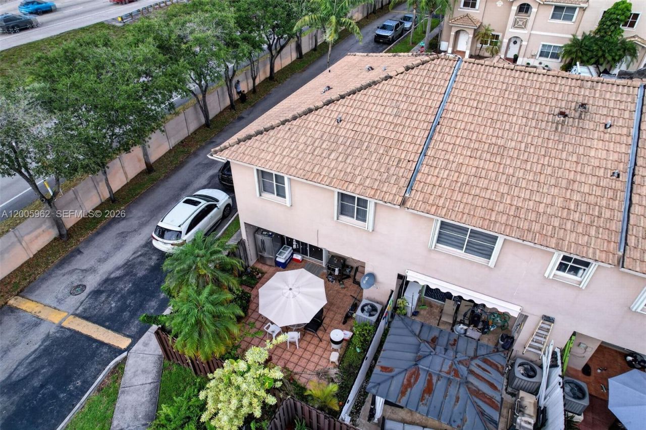 16624 NW 73rd Ct, Unit 16624, Miami Lakes, FL 33014 Photo