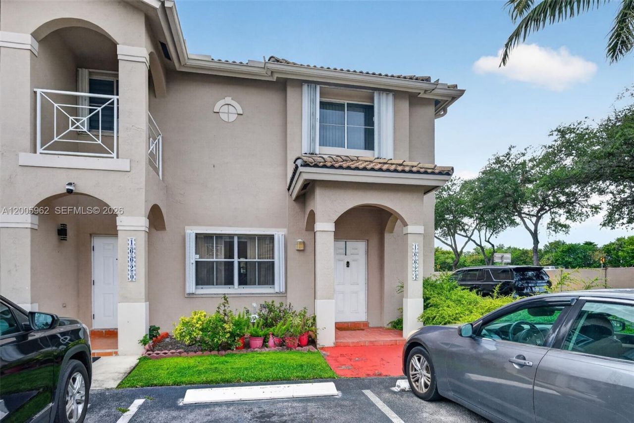 16624 NW 73rd Ct, Unit 16624, Miami Lakes, FL 33014 Photo