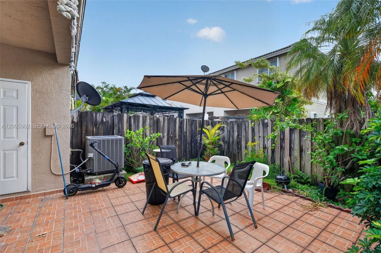 16624 NW 73rd Ct, Unit 16624, Miami Lakes, FL 33014 Photo